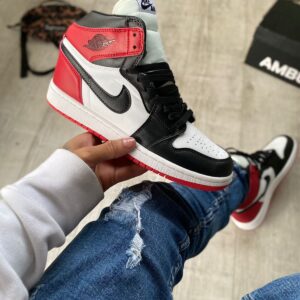 Jordan Retro 1 Satin Black Toe Hombre