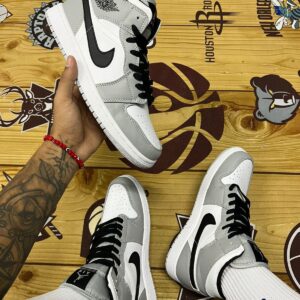 Jordan Retro 1 Grey Hombre