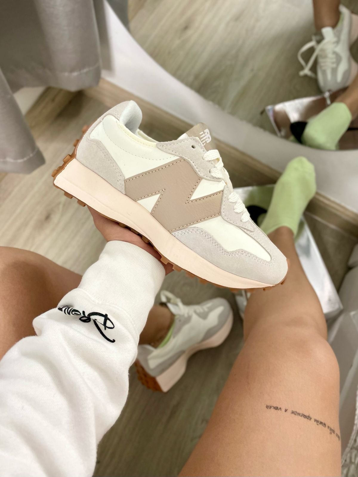 New Balance 327 Mujer